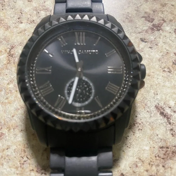 Vince Camuto Men’s Watch, excellent condition, only worn a few times.